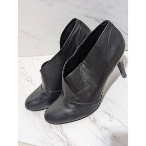 Nine West Women's 8.5 Black Soft Leather 4" Heel Bootie